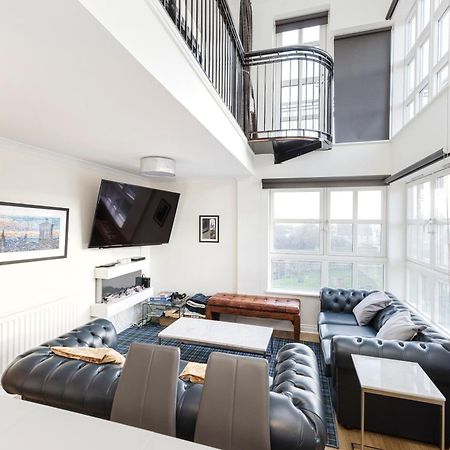 Joivy Stylish Apartment With Balcony In Old Town Единбург Екстериор снимка