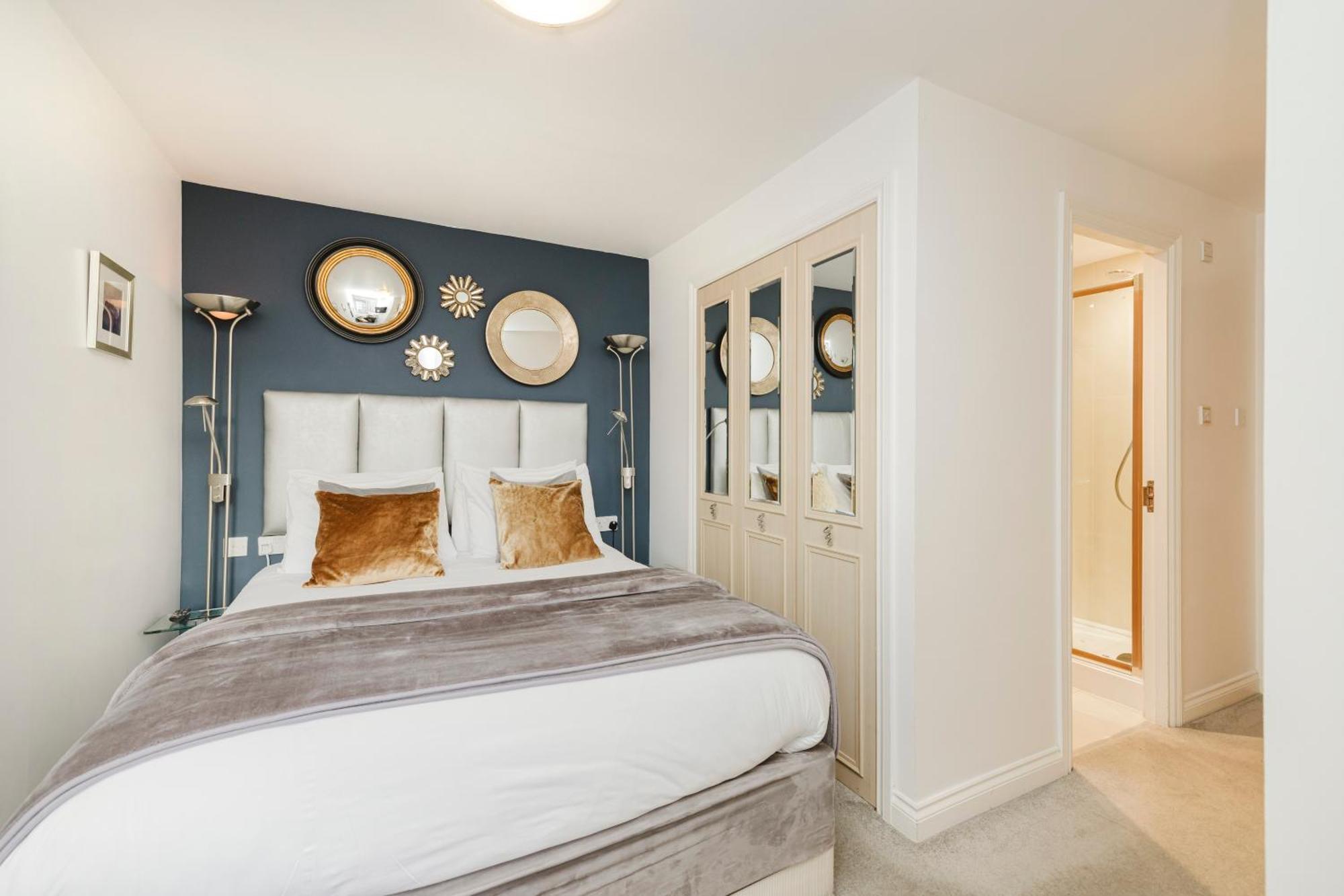 Joivy Stylish Apartment With Balcony In Old Town Единбург Екстериор снимка