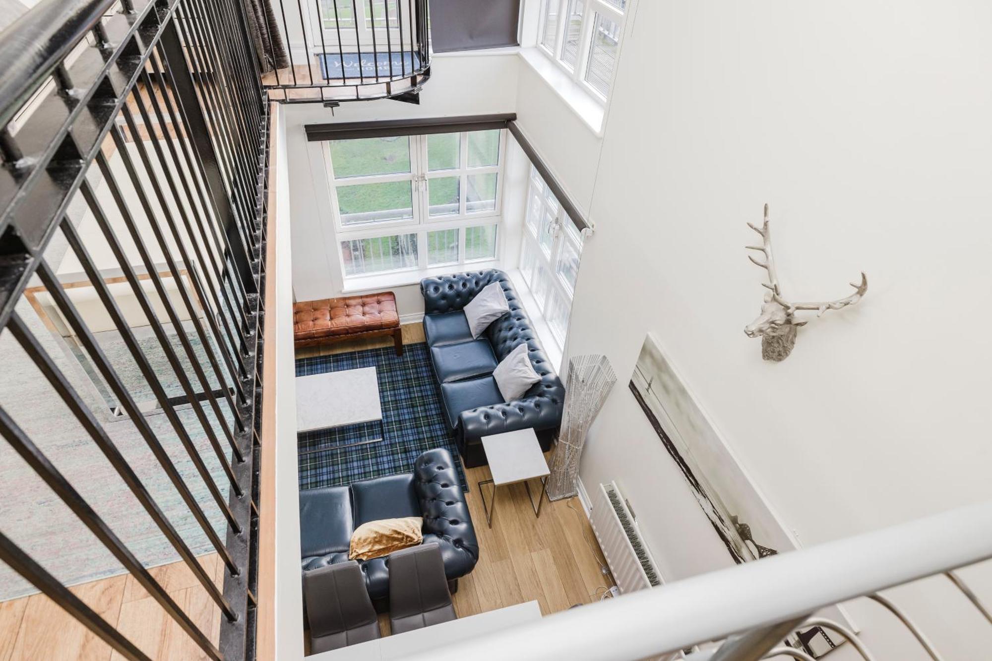 Joivy Stylish Apartment With Balcony In Old Town Единбург Екстериор снимка