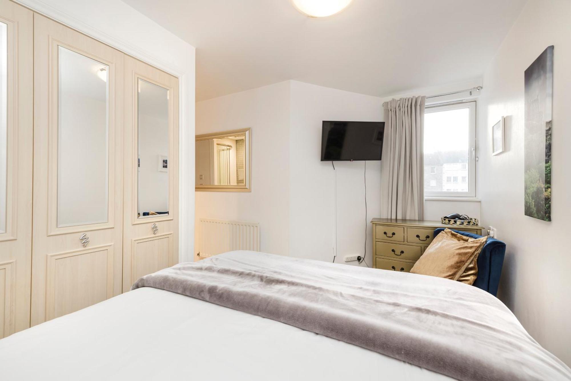 Joivy Stylish Apartment With Balcony In Old Town Единбург Екстериор снимка