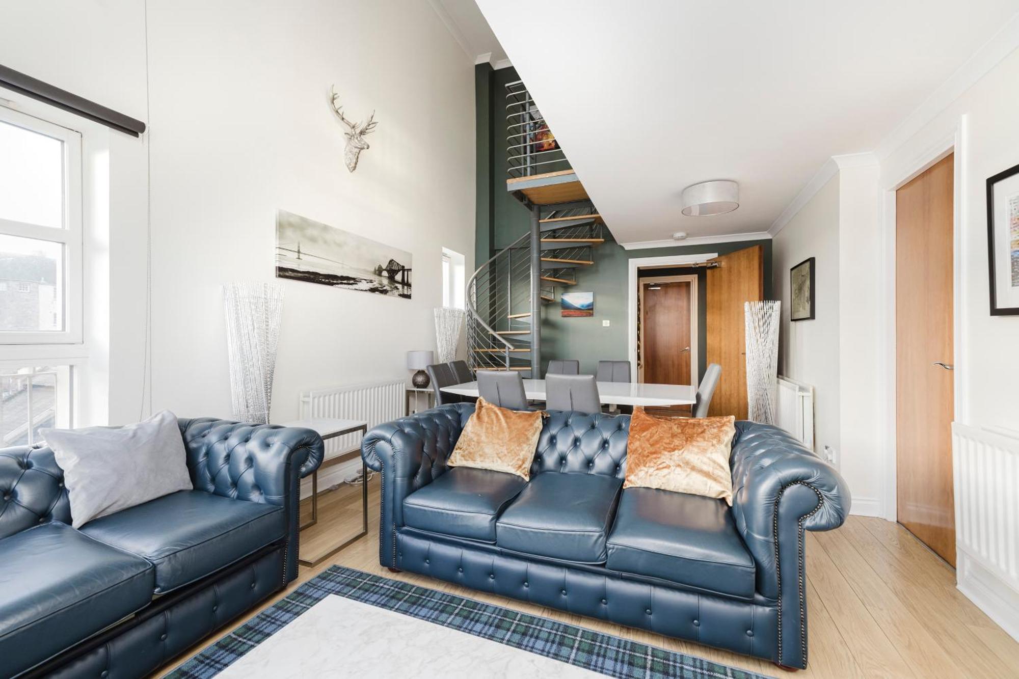 Joivy Stylish Apartment With Balcony In Old Town Единбург Екстериор снимка