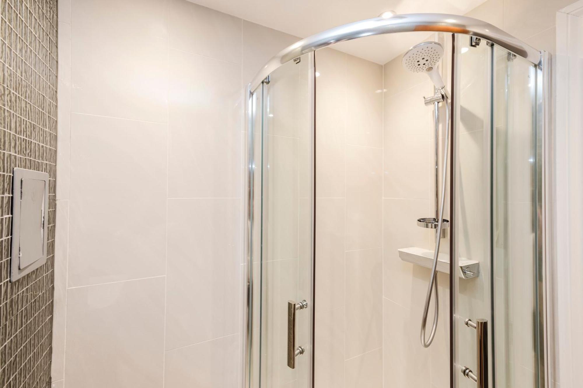 Joivy Stylish Apartment With Balcony In Old Town Единбург Екстериор снимка